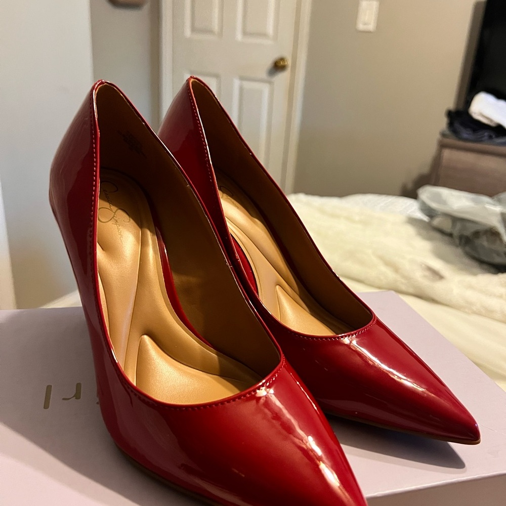 Jessica Simpson Bold Red Heels - Picture 3 of 11